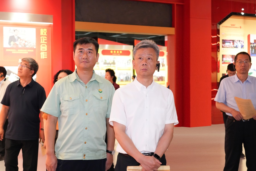 2024.06.23全國政協(xié)委員、省政協(xié)副主席、民盟甘肅省委會主委劉仲奎蒞臨金徽股份調(diào)研.jpg